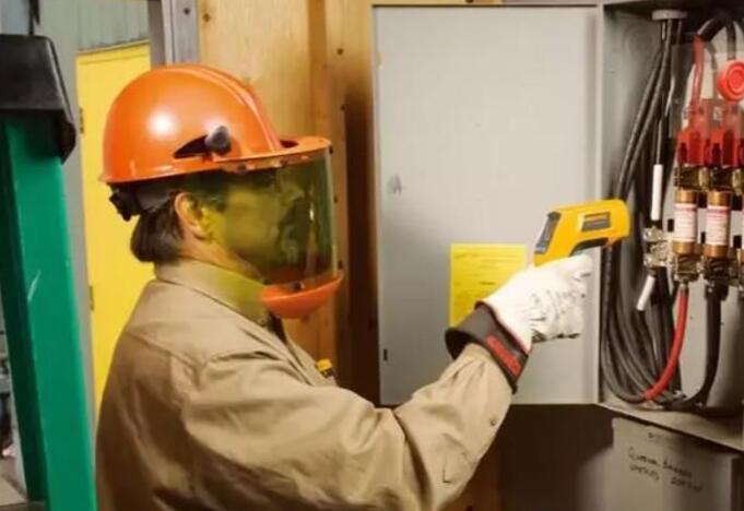 紅外測(cè)溫儀可以幫助石化行業(yè)進(jìn)行故障診斷